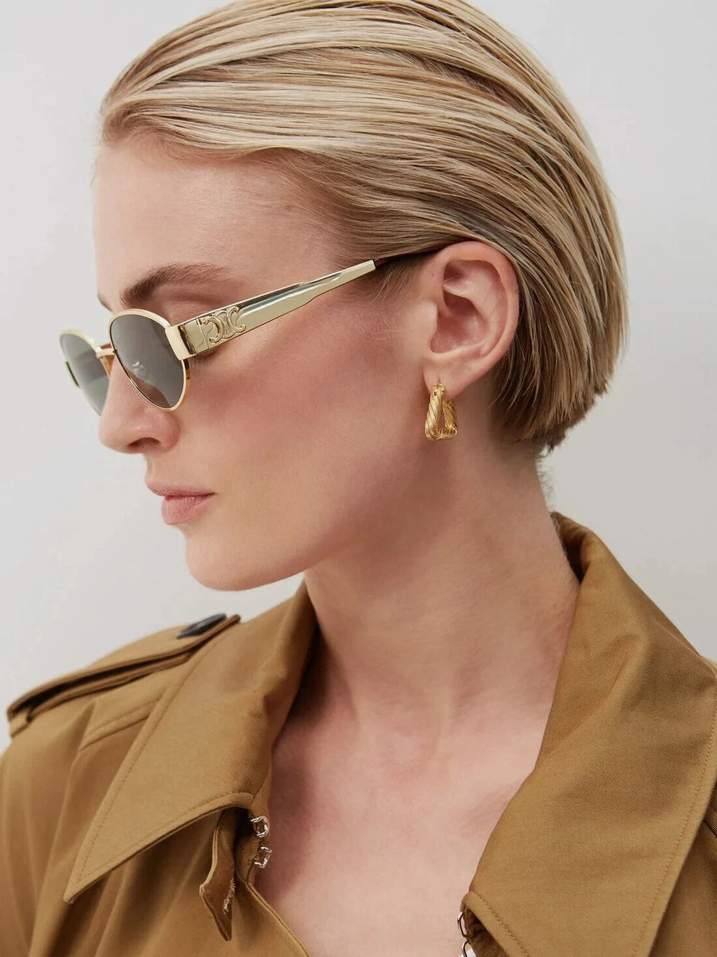 Celine CL40235U 30N Triomphe Metal Oval Sunglasses Gold Green Lens AUTHENTIC